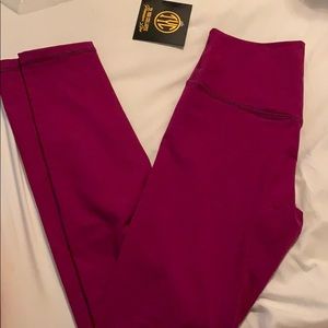 BNWT Til You Collapse Premium Cropped Legging